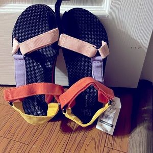 NEW!!! Time and Tru Multi-colored Sandals, platform, size 7, cushion sole